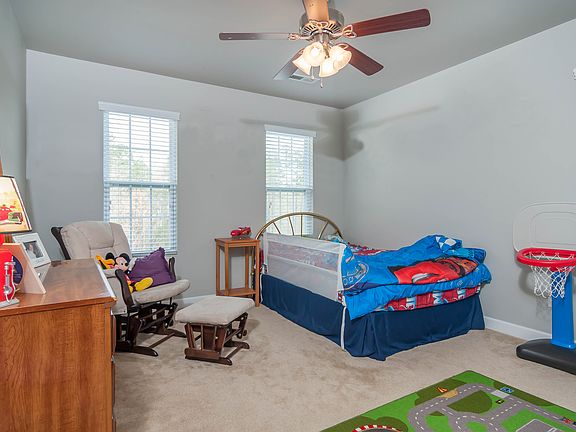 2nd image of 117 Stowe Creek Ln