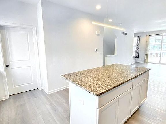 5th image of 3969 Trailway Commons Cir