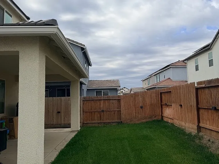 196 N Andrews St — Photo 17