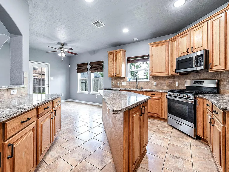 3720 Armand Dr — Photo 17