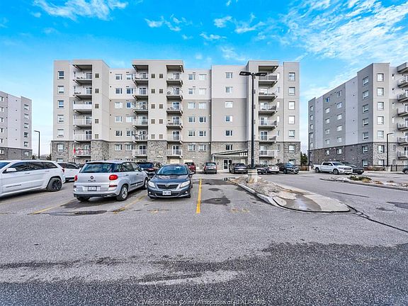 5th image of 1611 Banwell Rd #615