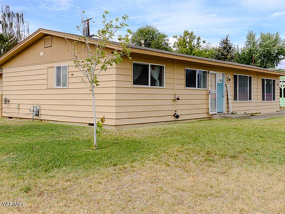 3rd image of 1018 S 49th Ave