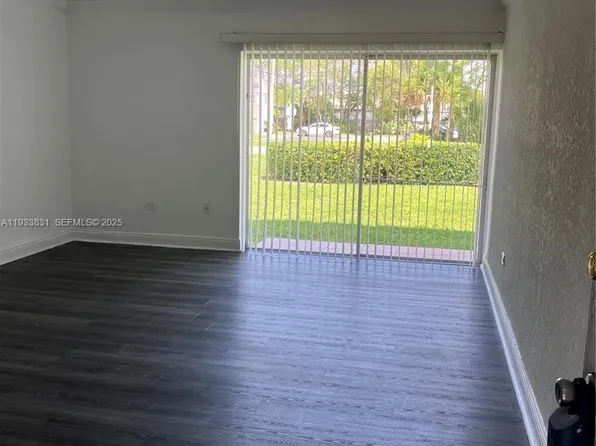 7256 SW 94th Pl APT A1, Miami, FL 33173
