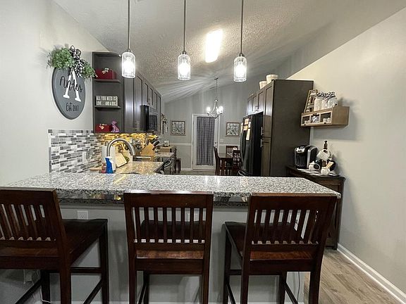 5th image of 109 Blue Heron Pl