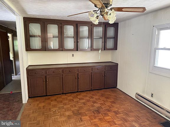 3rd image of 16338 Trenton Rd