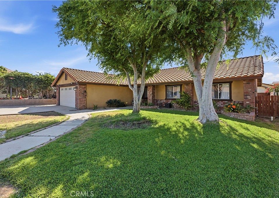 1st image of 20801 Hollis Ln