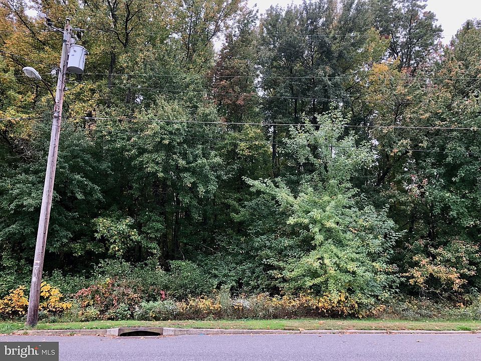 2nd image of 0 Memorial