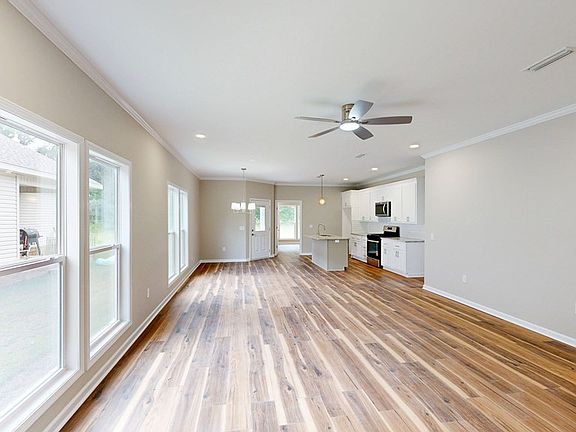 3rd image of 40 Central St