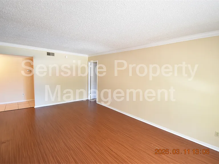 3910 44th St N #C9 — Photo 10