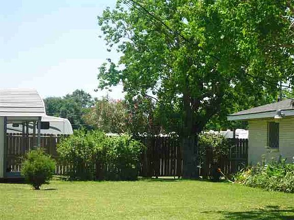 5th image of 2190 Mimosa St