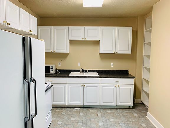 2nd image of 330 4th St APT E