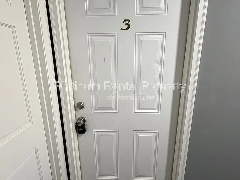 1502 Waverly Way #C3 — Photo 3