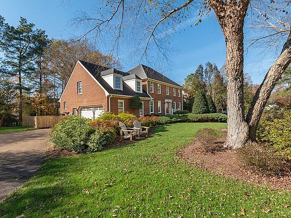 3rd image of 628 Wickwood Dr