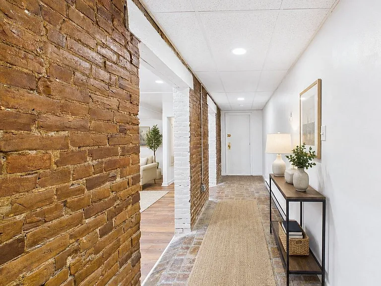 111 S 21st Street — Photo 10