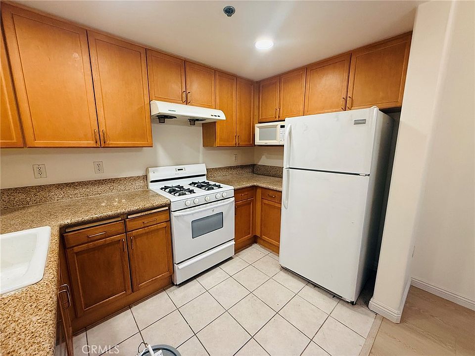 2nd image of 580 W Main St APT 222