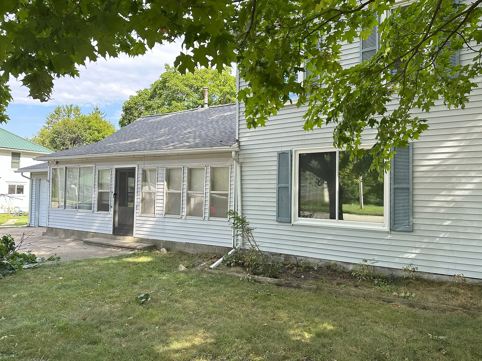 214 W Church St — Photo 2