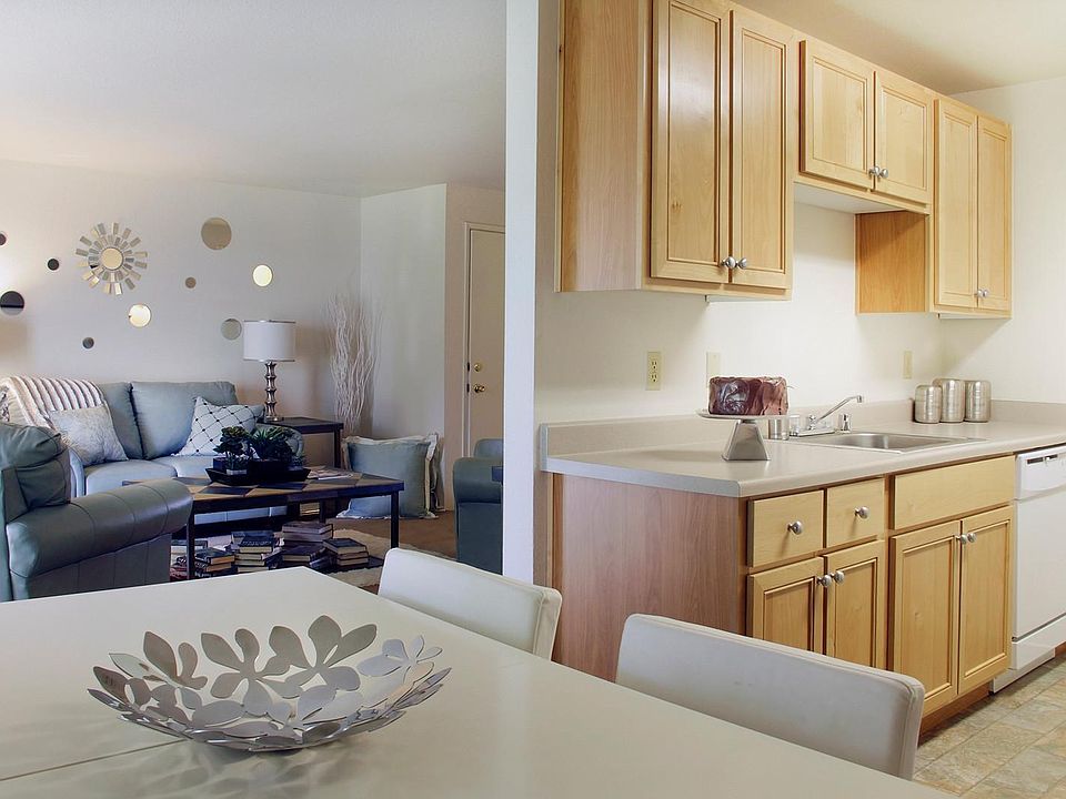 1st image of 812 12th Ave SE APT T2