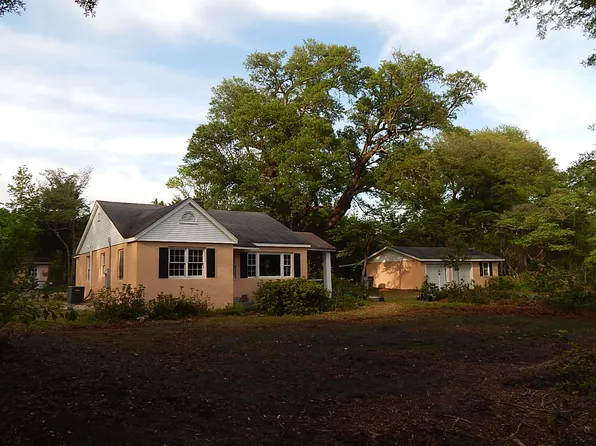 1240 Village Point Rd SW, Shallotte, NC 28470