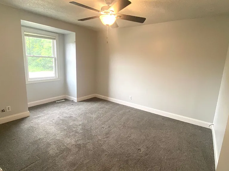 2221-2227 StoneyBrook Road — Photo 7