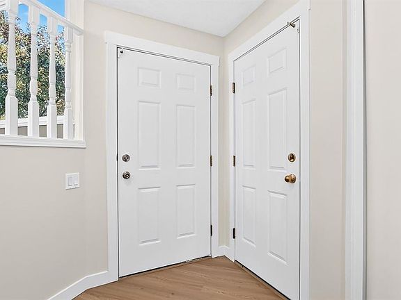 4th image of 143 N Applewood Dr SE