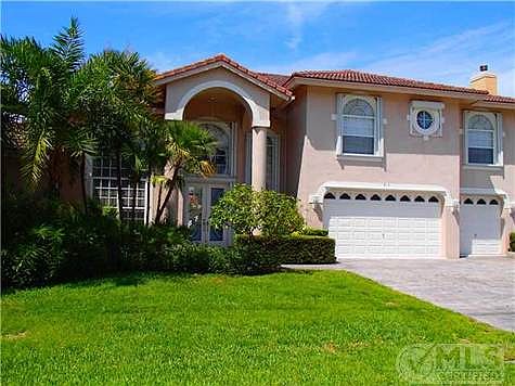 3rd image of 915 Jasmine Dr