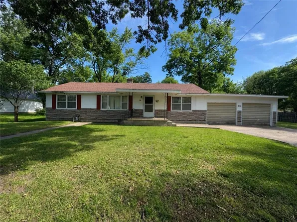 819 W Pine St, Columbus, KS 66725