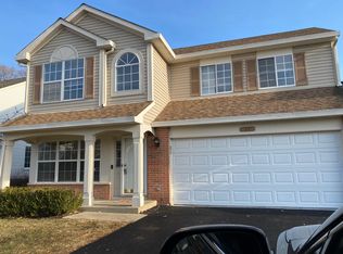 37 E Rosewood Ln, Round Lake Beach, IL