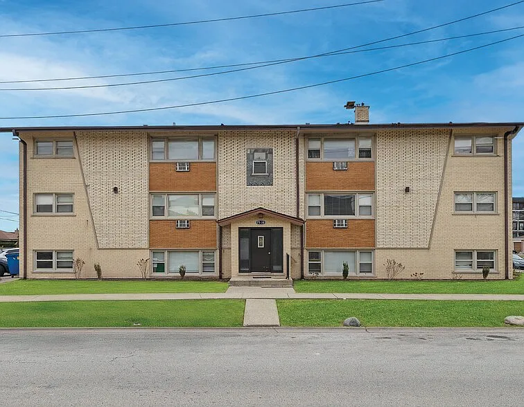 2 bed, $2,100 — Photo 1