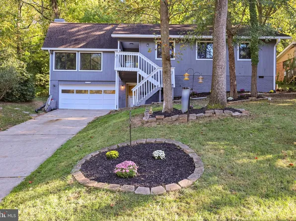 37 Lakeside Dr, Greenbelt, MD 20770