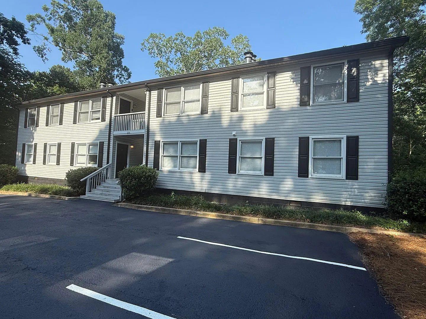 Renovated 2 Bed/2 Bath Unit Across from Vet School in East Athens — Photo 1