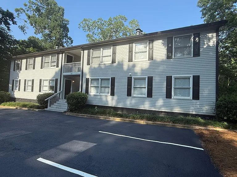 216 Mark Twain Cir — Photo 1