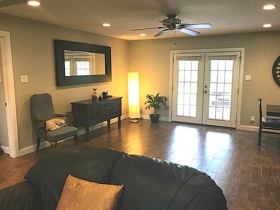 5th image of 5919 De Moss Dr