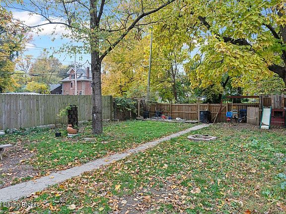 5th image of 636 S 40th St
