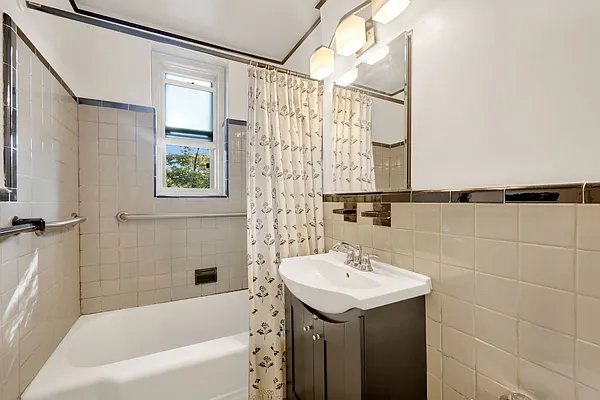Sold by Keller Williams Realty Empire | media 15