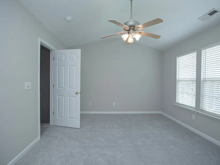 102 Chandler Chase Ct — Photo 18