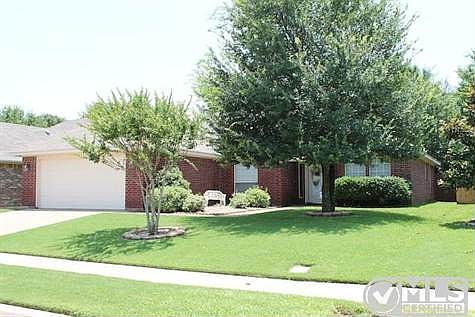 1st image of 7926 Fox Chase Dr