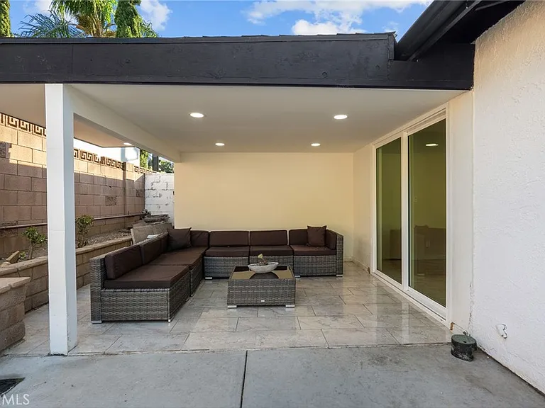 4700 Topanga Canyon Blvd — Photo 15
