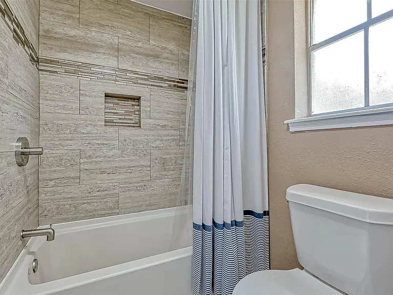 711 Lodgehill Ln — Photo 30