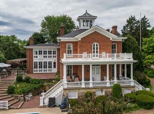 333 Villa St, Dubuque, IA 52003