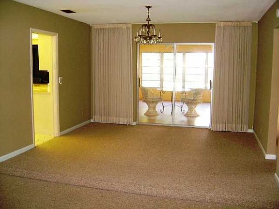 4th image of 239 Imperial Ln