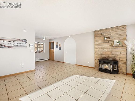 3rd image of 520 N Park Dr