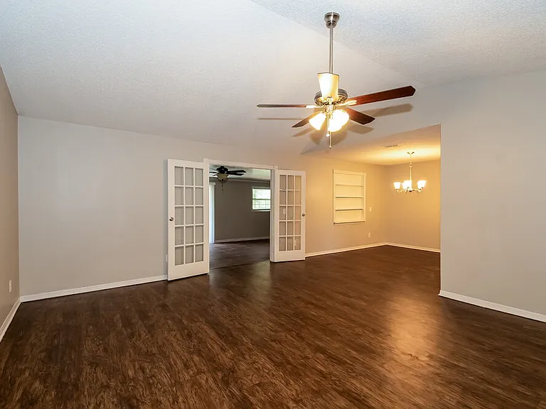 7039 Eagles Perch Dr — Photo 4
