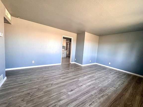 3rd image of 632 E Douglas Avenue