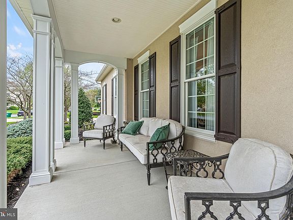 5th image of 2309 Forest Ln