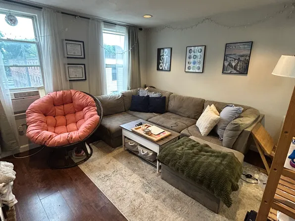 14 Mallet St, Dorchester, MA 02124