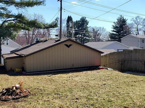 2nd image of 2186 Reaney Ave E