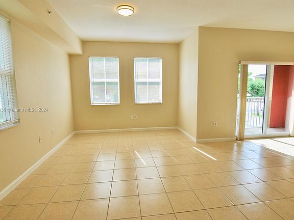 3rd image of 11201 NW 83rd St APT 209