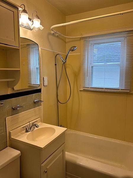 1st image of 346 N Roy Ave