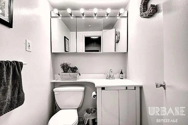 Rented by Urbane Brokerage | media 14