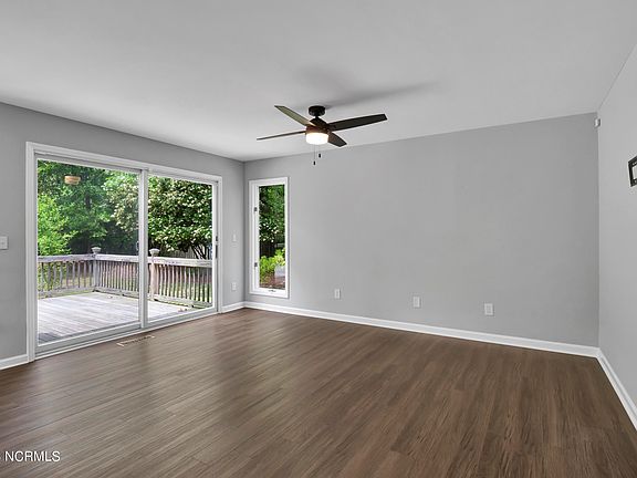 5th image of 5704 Oak Bluff Ln